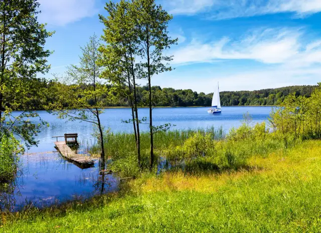 Jeziora blisko mnie: Odkryj najpiękniejsze miejsca do wypoczynku