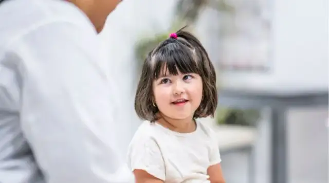 Jaki lekarz stwierdza autyzm? Kluczowe informacje o diagnozie