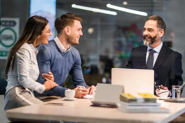 Notariusz: Twój przewodnik po obowiązkach, kompetencjach i bezpieczeństwie