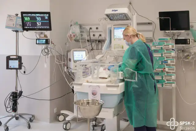 Jak pobrać mocz od niemowlaka chłopca? Prosto i bez stresu!