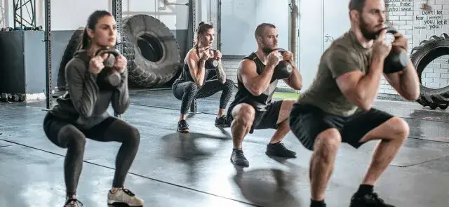 CrossFit: Czy warto? Zalety, wady, koszty i pierwsze kroki