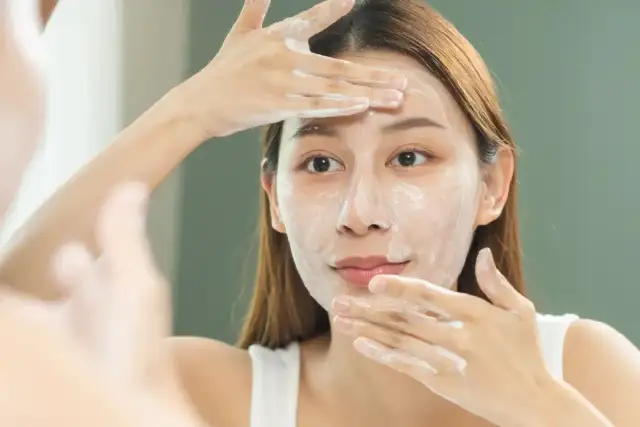 Poznaj swój typ cery: Domowe testy i skuteczna pielęgnacja.