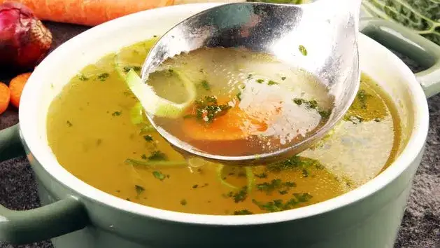 Kostki drobiowe: Jak wzbogacić smak potraw i wybrać najlepsze opcje