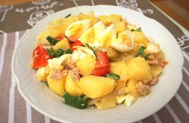 Ensalada Campera de la Abuela: Sabor de Siempre, Receta Perfecta