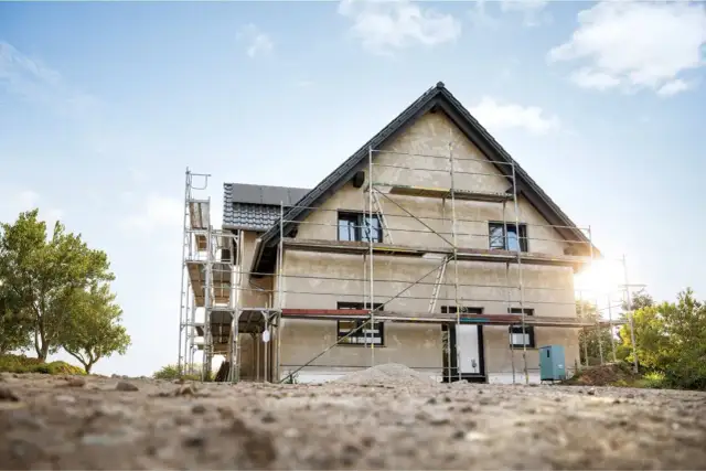 Jak zrobić beton dekoracyjny na ścianę - unikaj najczęstszych błędów