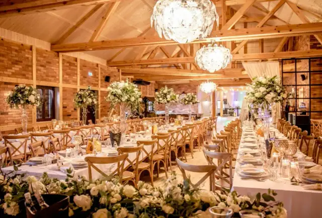 Najpiękniejsze miejsca na ślub w Polsce, które zachwycą każdego młodego