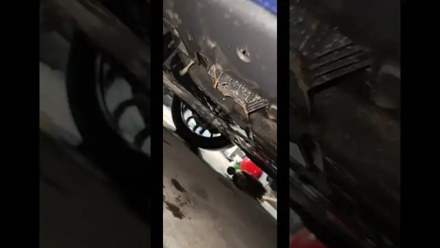 Gdzie jest lewarek w Opel Vivaro? Odkryj kluczowe miejsca podparcia