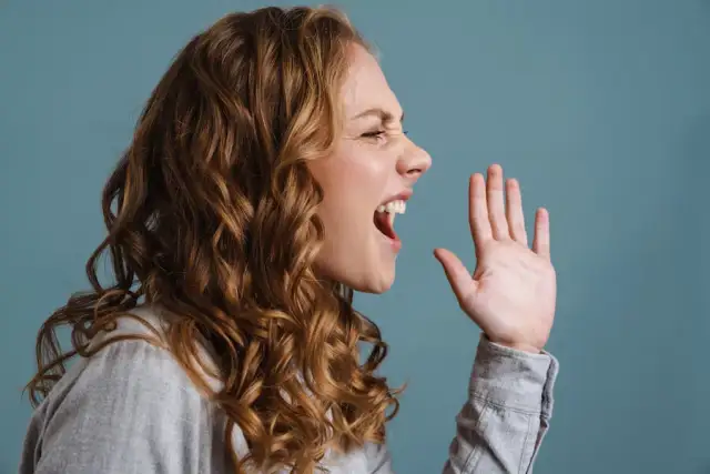 Czy przeklinanie to grzech - poznaj stanowisko Kościoła w tej sprawie