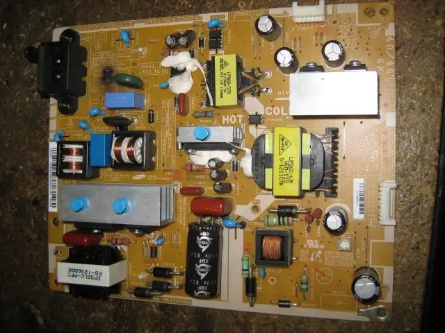 Gdzie jest bezpiecznik w telewizorze Samsung? Uniknij kosztownych napraw