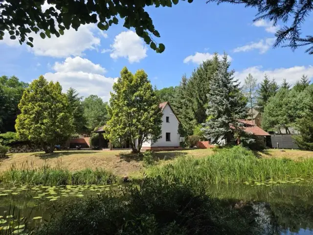 Sprzedam dom nad jeziorem z linią brzegową w Lubuskiem - idealne miejsce na relaks