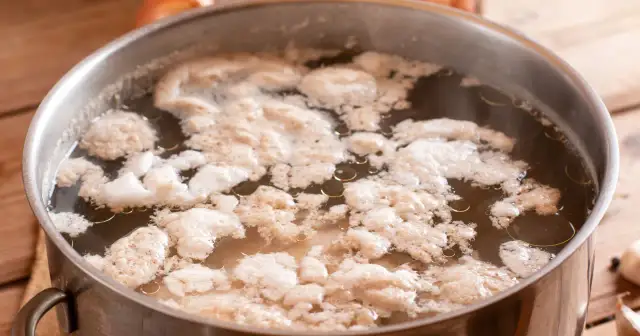 Szumowiny w rosole: Szkodliwe czy cenne? Prawda i mity.