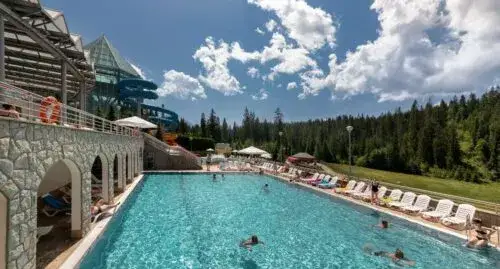 Baseny termalne Białka czy Bukowina - co wybrać na relaks?