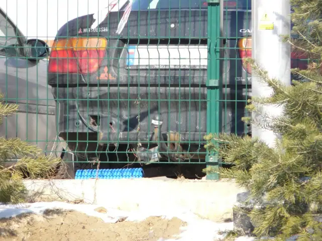 Czy można jeździć bez zderzaka? Sprawdź konsekwencje i przepisy