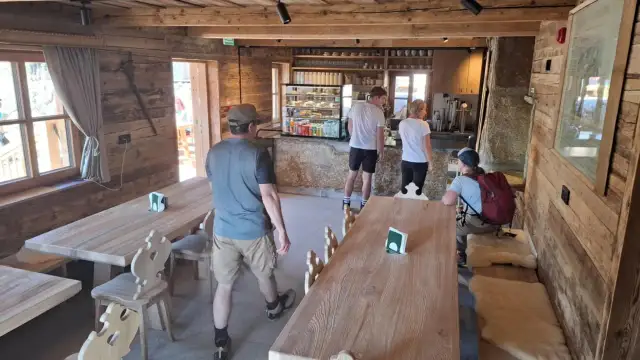 Ile kosztuje nocleg w schronisku? Ceny, które mogą Cię zaskoczyć