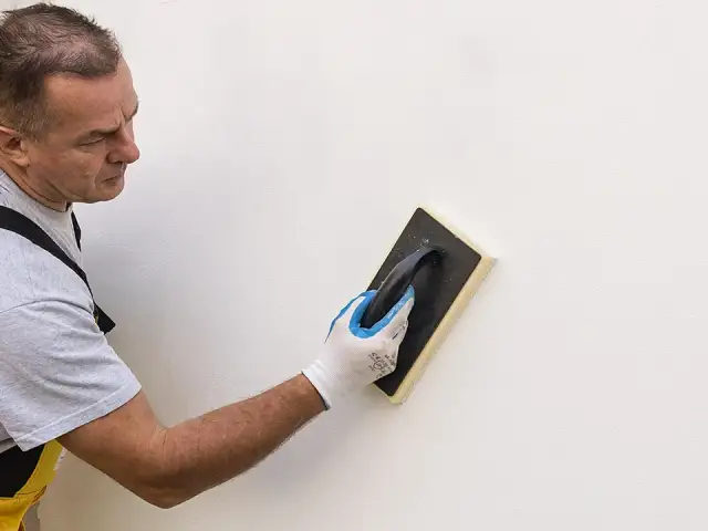 Jak wyrównać elewacje bez zbędnych kosztów i trudności