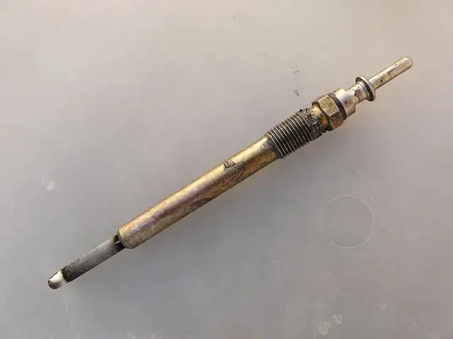 Objawy uszkodzonych świec żarowych w dieslu, które mogą zrujnować Twój silnik