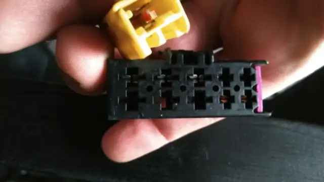 Dlaczego w Passacie B6 nie działa podgrzewanie foteli? Potencjalne przyczyny