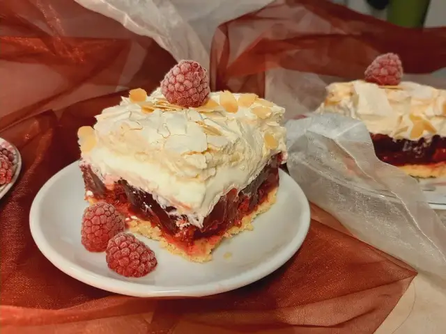 Jak prawidłowo przechowywać malinową chmurkę, by zachować jej smak i świeżość