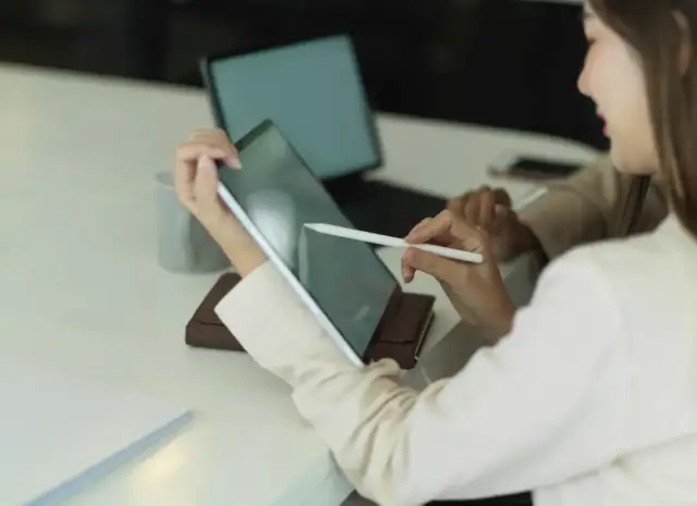 Wirtualny świat gier: Personalizacja i tożsamość