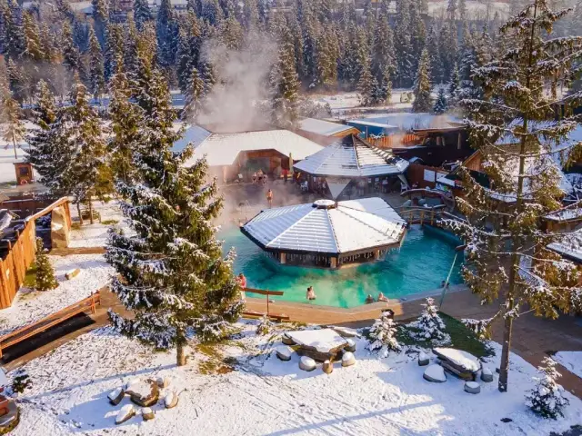 Gorący potok czy termy chochołowskie – który wybór jest lepszy?