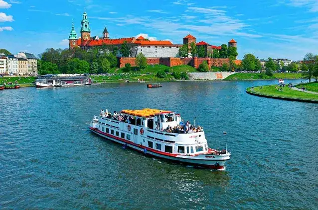 Ile kosztuje rejs po Wiśle w Krakowie? Ceny biletów i opcje rejsów.