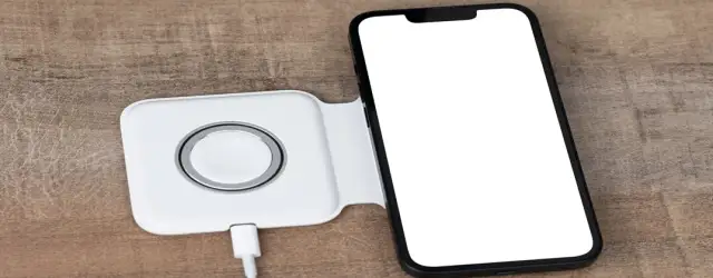 Najlepsze ładowarki indukcyjne do iPhone 13 – porównanie modeli i cen