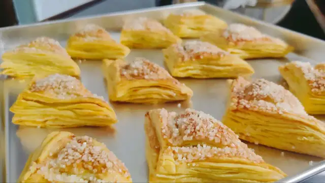 Ciastka twarogowe trójkąty: Składaj idealnie, piecz bez wpadek!