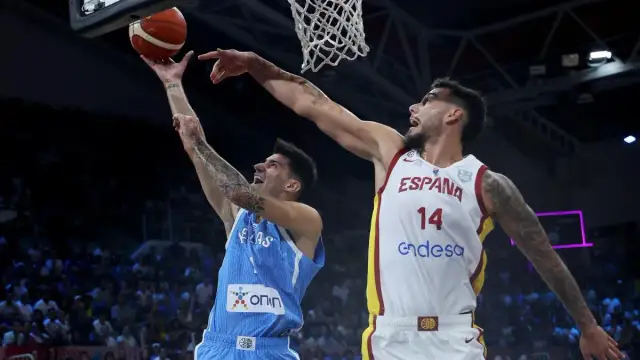 España sorprende a Grecia en un emocionante partido de baloncesto