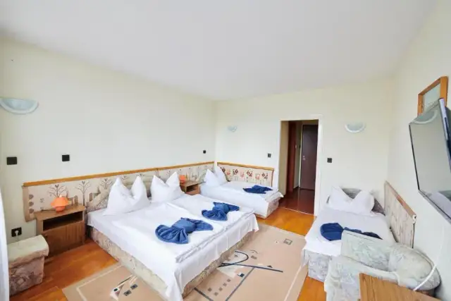 Hotel Lido Retro Balaton - Komfortowe pokoje i atrakcje w pobliżu