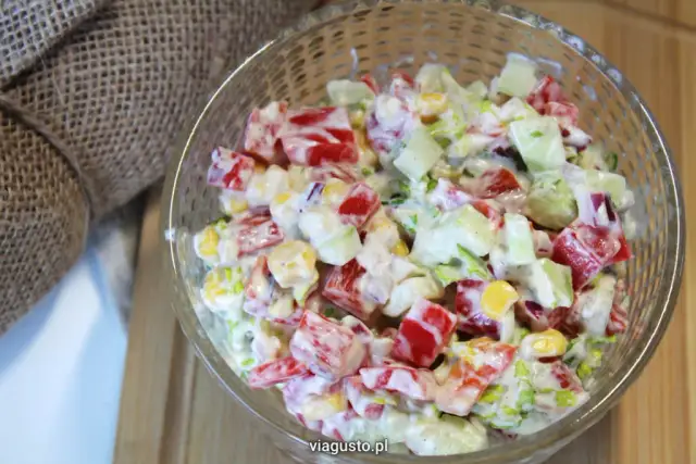 Sałatki na urodziny: 10+ przepisów, które zachwycą gości!