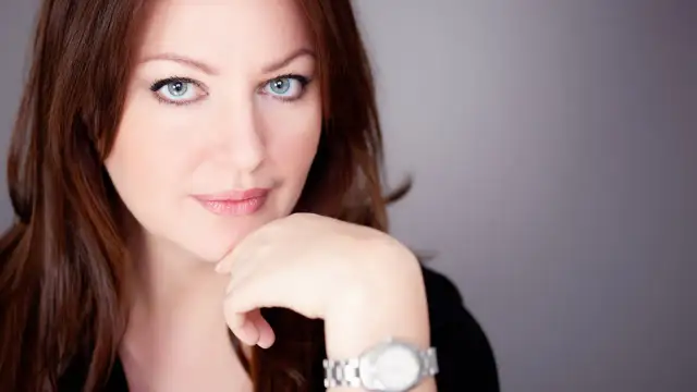 Jak z dziewczyny stać się kobietą: emocje, tożsamość i akceptacja