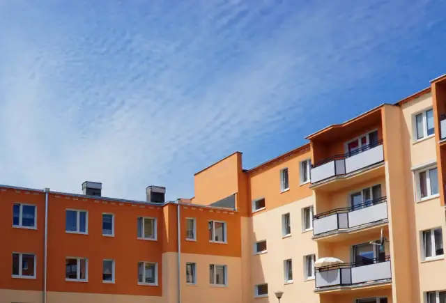 Jak kupić zadłużone mieszkanie od spółdzielni i uniknąć kłopotów