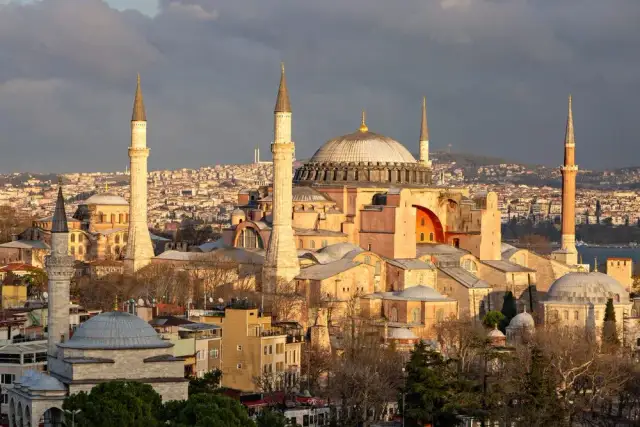 Morze nad którym leży Stambuł - odpowiedź na krzyżówkę Marmara