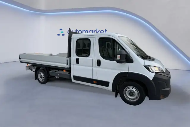 Jaki bus 4x4? Porównanie modeli, napędów i koszty. Wybierz mądrze!