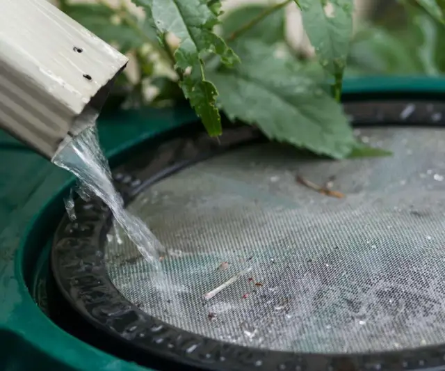 Jak obliczyć odpowiedni zbiornik na deszczówkę dla dachu 200 m2