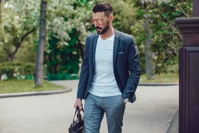 Jak ubierać się modnie mężczyźni - unikaj tych stylowych błędów