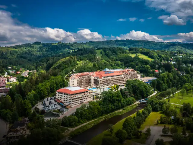 Gdzie są hotele Gołębiewski? Odkryj idealne miejsca na wypoczynek