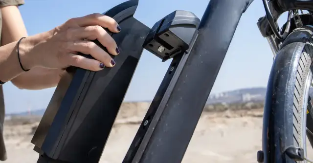 Jaką ładowarkę do roweru elektrycznego wybrać, aby uniknąć problemów?