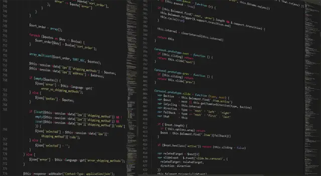 Fragment kodu PHP z komentarzem: `// To jest komentarz w PHP`. Widać pętle `foreach` i `array_multisort`.