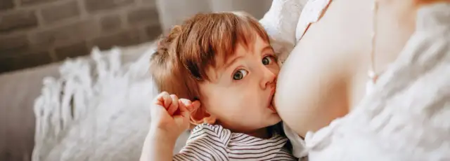 Karmienie piersią w czasie ciąży – czy jest to bezpieczne dla mamy i dziecka?