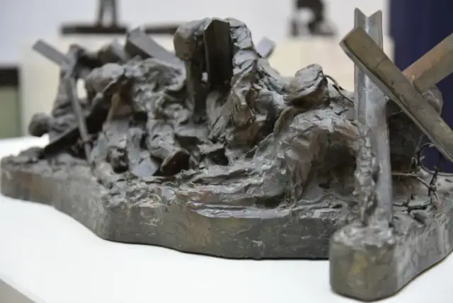 Żywa rzeźba: Zrozumienie sztuki, historii i jej twórców