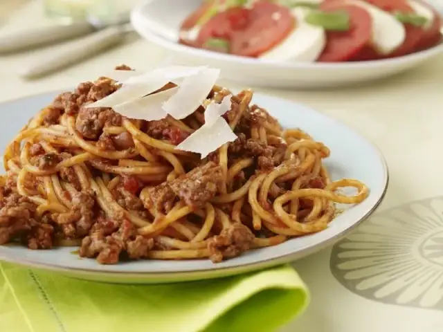 Idealne zioła do spaghetti bolognese: Kiedy dodać, by smakowało?