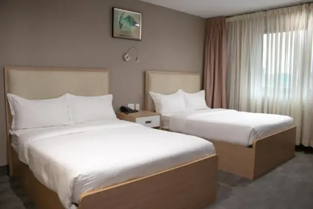 Ile kosztuje noc w hotelu Plaza? Ceny pokoi i sezonowe zmiany