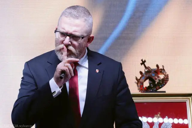 Filmy Grzegorza Brauna: Gdzie kupić legalnie? Formaty i źródła