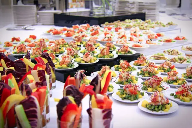 Milano: Guida ai Sapori tra Tradizione e Tendenze