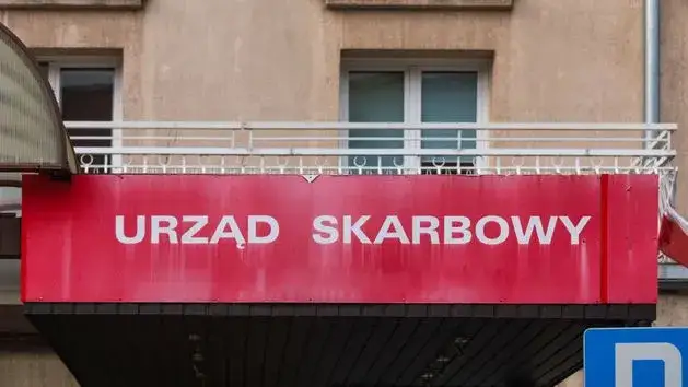 Czy pożyczkę trzeba zgłosić do urzędu skarbowego? Sprawdź, by uniknąć kar