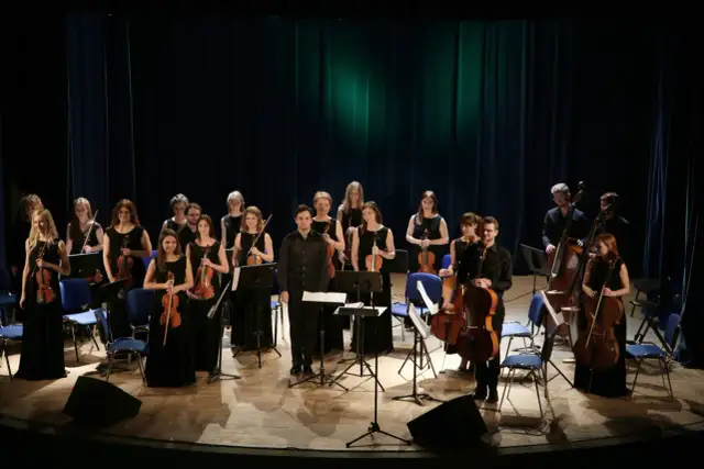 Muzyka elektroniczna symfoniczna - wyjątkowe wydarzenia i projekty muzyczne