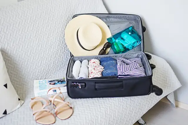 Ryanair: Torebka i walizka? Jak spakować się bez opłat!