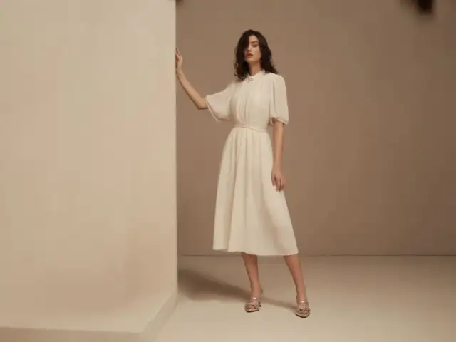 Buty do sukienki ecru na wesele: kolory, fasony, komfort. Poradnik!