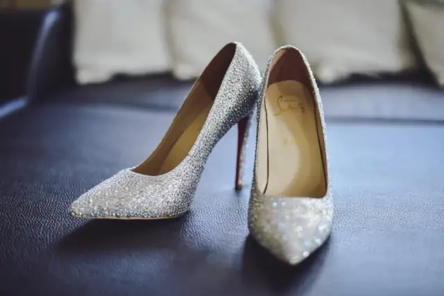Gdzie kupić buty ślubne w Warszawie? Najlepsze sklepy i porady
